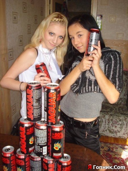 Малолетки пьют Ягуар Малолетки пьют Ягуар